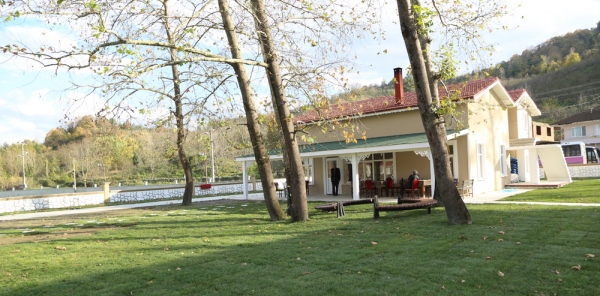 AKÇAY GENÇLİK MERKEZİ AÇILIŞA GÜN SAYIYOR