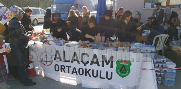 SAPANCA ALAÇAM ORTAOKULU KERMES DÜZENLEDİ