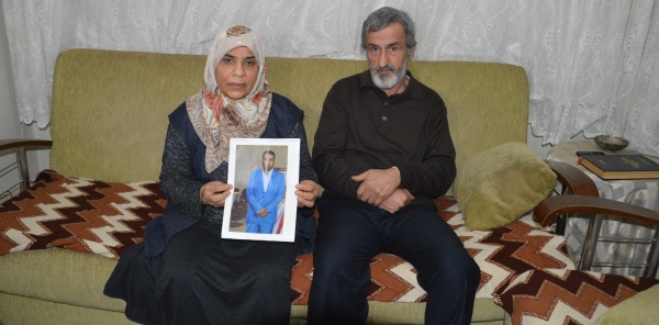 ACILI AİLE ÜNİVERSİTE ÖĞRENCİSİ KAYIP OĞULLARINI ARIYOR