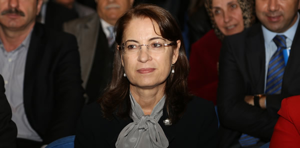 AYŞENUR İSLAM GİTTİ O PROJE UNUTULDU