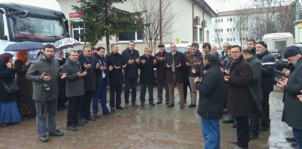 SAPANCA’DAN HALEP’E 3 TIR GIDA YARDIMI