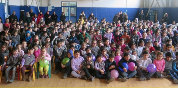 'ÇOCUKLAR GÜLSÜN, DÜNYA GÜLSÜN'