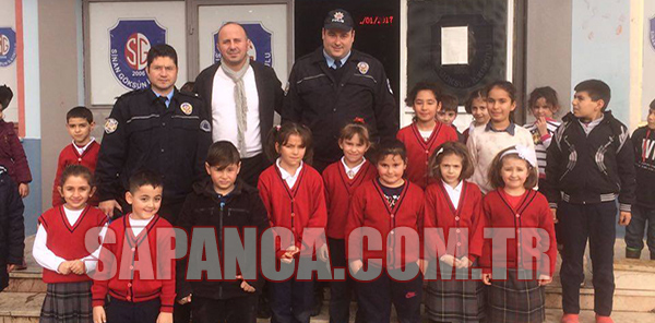 POLİSTEN ÖĞRENCİLERE GÜVENLİ YAŞAM EĞİTİMİ