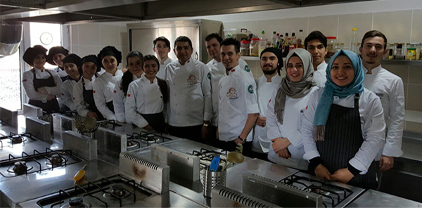 AŞÇI ADAYLARINA UYGULAMALI SINAV