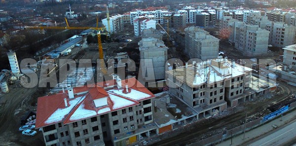 VİNÇ ELEKTRİK TELLERİNİ KOPARDI