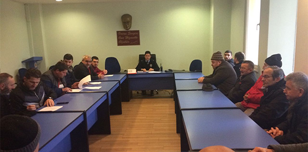 EMNİYETTEN SERVİS ŞOFÖRLERİNE SEMİNER