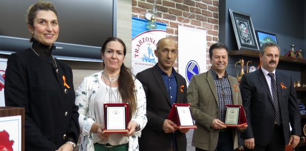 SAPANCA MYO'DAN DÜNYA KADINLAR GÜNÜNE DESTEK