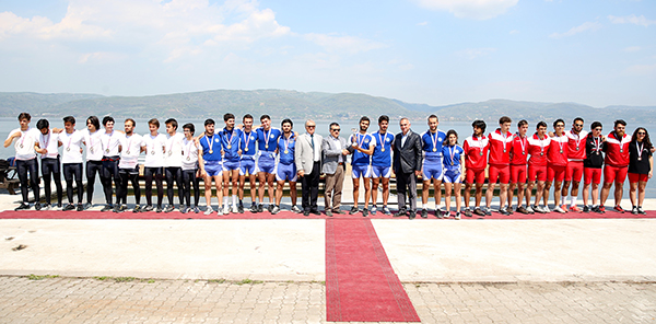 KÜREK YARIŞLARI SONA ERDİ