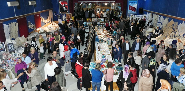 SAPANCA HALK EĞİTİM MERKEZİ 2106-2017 SERGİSİ AÇILDI