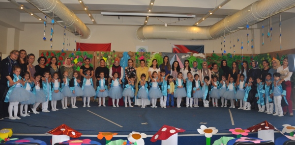 MİNİKLERDEN MUHTEŞEM YIL SONU PROGRAMI