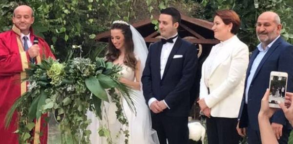 AKŞENER SAPANCA'DA NİKAH ŞAHİDİ OLDU