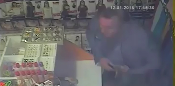 HIRSIZLIK ANI KAMERADA