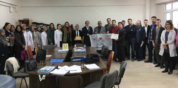 İMAM HATİP ORTAOKULU'NA ''BEYAZ BAYRAK''