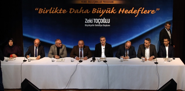 AK PARTİ TOPLANTIDA BULUŞTU