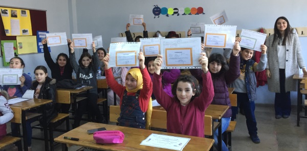 İMAM HATİP ORTAOKULU'NDA KARNE HEYECANI