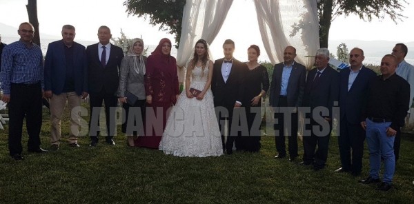 BAŞBAKAN YARDIMCISI IŞIK, NİKAH ŞAHİDİ OLDU