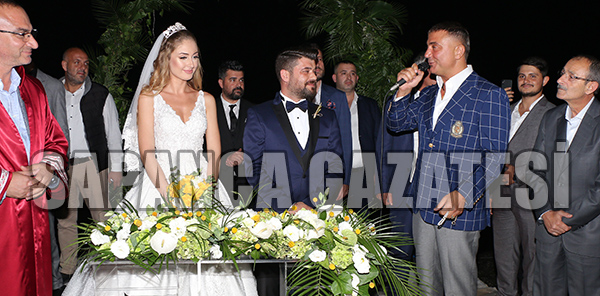 İSMAİL TÜRÜT SAHNE ALDI, SEDAT PEKER NİKAH ŞAHİDİ OLDU