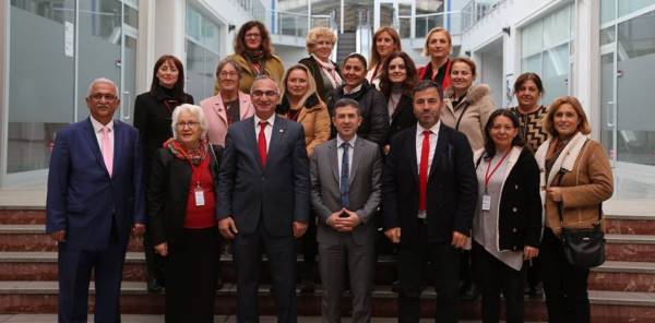 POSTA SANATLARI SERGİSİ AÇILDI