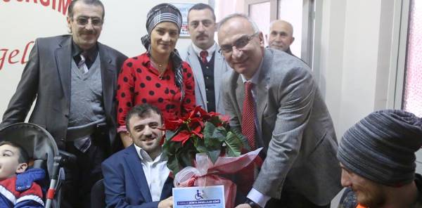 BAŞKAN ERTUĞ MİSAFİRLERİNİ AĞIRLADI