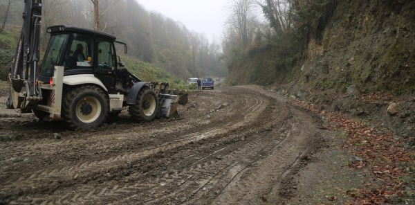 DİBEKTAŞ'TA STABİLİZE YOL ÇALIŞMASI