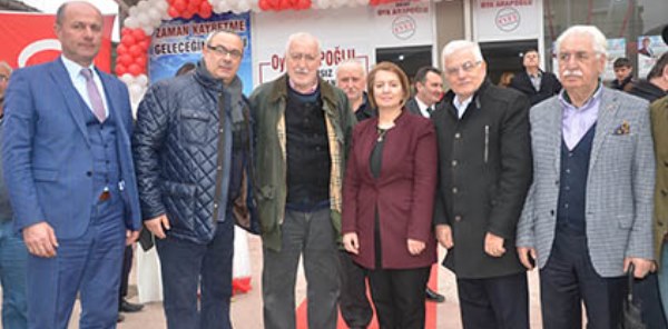 ARAPOĞLU, SEÇİM İLETİŞİM MERKEZİ'Nİ AÇTI