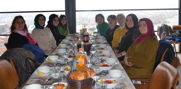 PERSONELİN KADINLAR GÜNÜ'NÜ KUTLADILAR