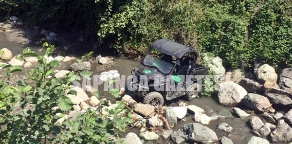 ARAZİ ARACI UTV, DERE YATAĞINA UÇTU: 4 YARALI