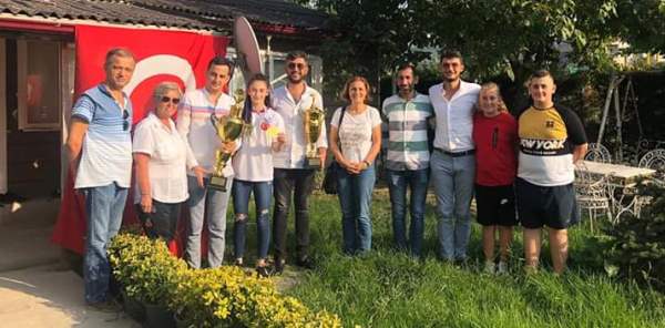 CHP'DEN ŞAMPİYONA KUTLAMA ZİYARETİ
