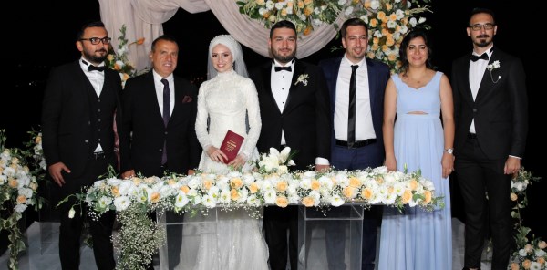 MUSTAFA ZEYNEP'İNE KAVUŞTU