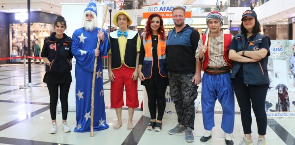 MİNİKLERE TİYATROLU AFET EĞİTİMİ