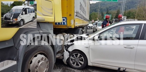 SAPANCA'DA TRAFİK KAZASI: 5 YARALI
