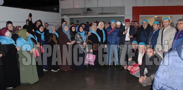 UMRE KAFİLESİ DUALARLA UĞURLANDI