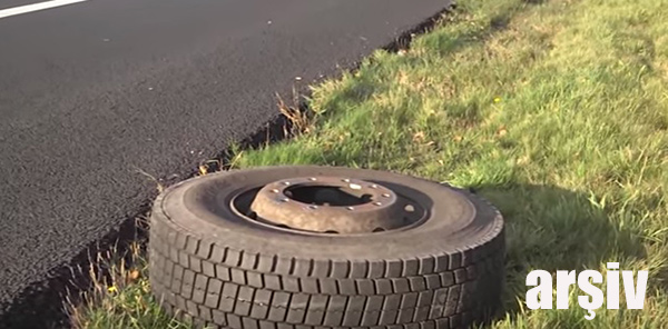 KALDIRIMDA YÜRÜRKEN TEKER ÇARPTI