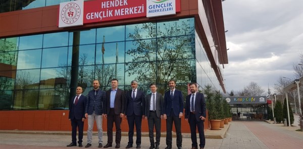 HENDEK GENÇLİK MERKEZİNİ İNCELEDİLER