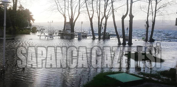 SU SEVİYESİ MAKSİMUMA ULAŞTI… SAPANCA GÖLÜ TAŞTI!