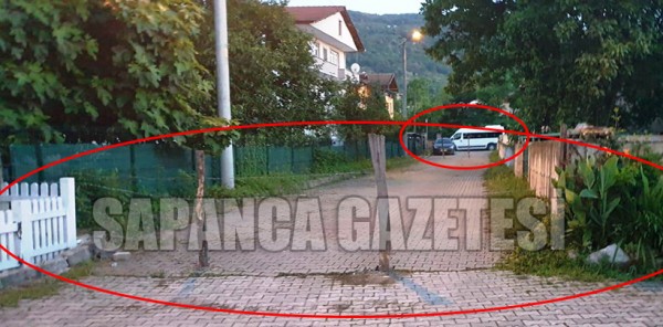 'TAPUSU BENİM' DİYEREK SOKAĞI KAPATTI