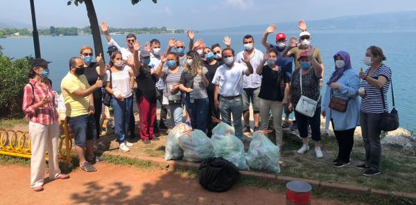 CHP SAPANCA'DAN ÇEVRE TEMİZLİĞİ