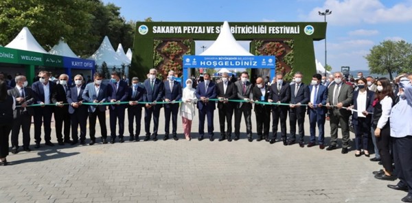 PEYZAJ VE SÜS BİTKİCİLİĞİ FESTİVALİ BAŞLADI