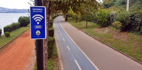 UZUNKUM YÜRÜYÜŞ VE BİSİKLET YOLUNDA ÜCRETSİZ WİFİ HİZMETİ BAŞLADI