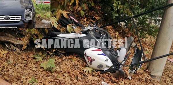 TİCARİ ARAÇ İLE MOTOSİKLET ÇARPIŞTI: 2 YARALI