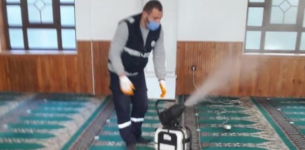 CAMİLER DEZENFEKTE EDİLİYOR