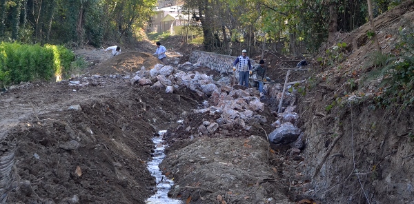 KURUÇEŞME'DE DERE ISLAH ÇALIŞMASI