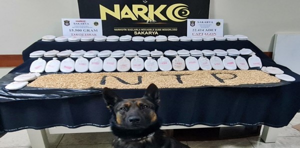 POLİS UYUŞTURUCU TACİRLERİNE GEÇİT VERMİYOR