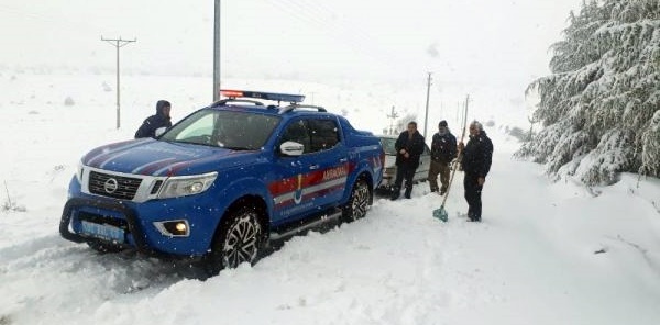 JANDARMA UYARDI! 'KAR KEYFİNİ ÜZÜNTÜYE ÇEVİRMEYİN'