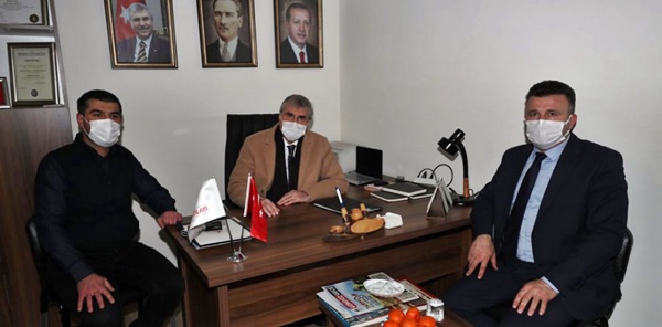 BAŞKAN EKREM YÜCE, SAPANCA MUHTARLAR DERNEĞİNİ ZİYARET ETTİ