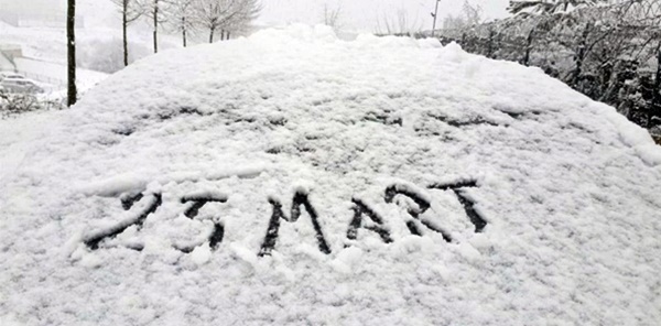 MART KAPIDAN BAKTIRIR KAZMA KÜREK YAKTIRIR