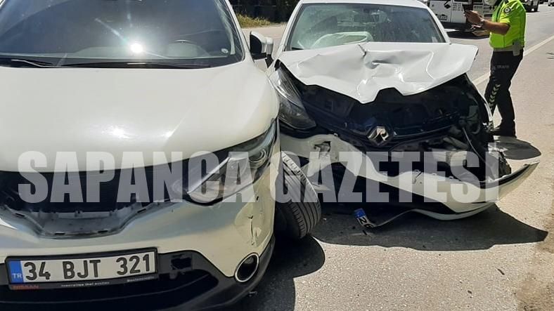 SAPANCA UZUNKUM'DA TRAFİK KAZASI: 2 YARALI
