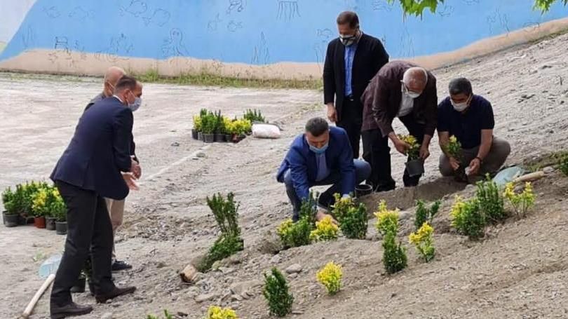 GAZİPAŞA İLKOKULU'NUN BAHÇESİ ŞİMDİ DAHA GÜZEL