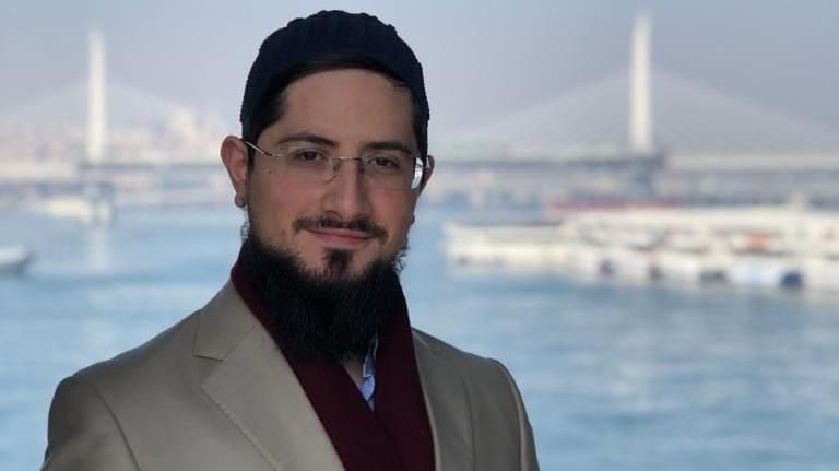 KUR'AN'I KERİM'İ GÜZEL OKUMA YARIŞMASINDA 1. OLDU