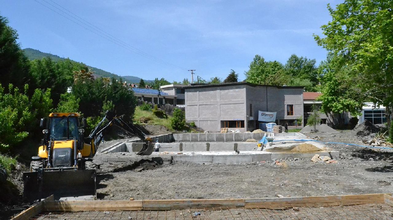 AÇIK VE KAPALI HAVUZ İNŞAATINDA ÇALIŞMALAR SÜRÜYOR